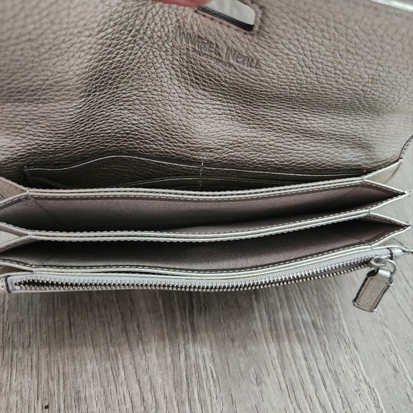 Annabel Ingall Silver Textured Leather Clutch Wallet - Picture 6 of 9